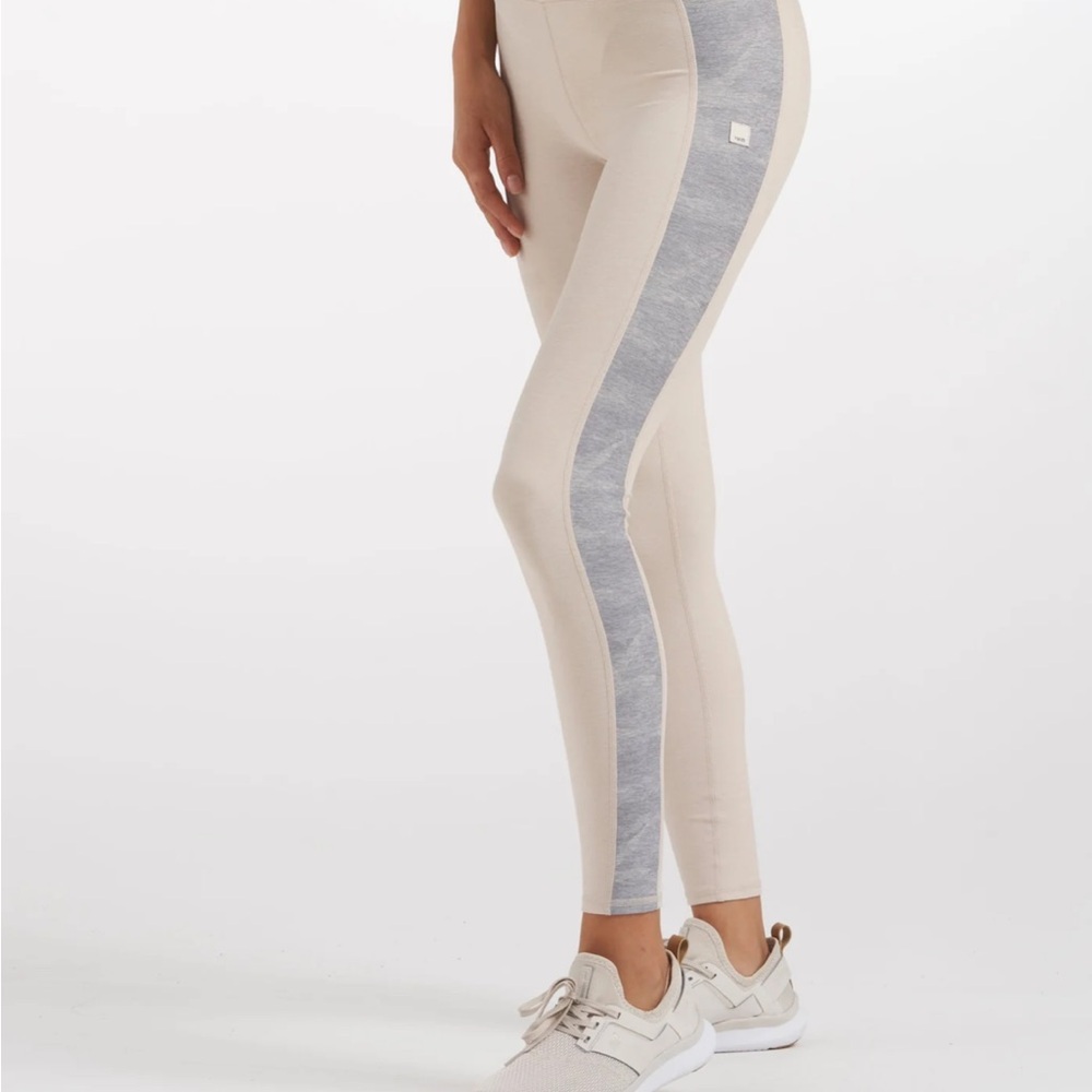 *Listing is for the set*Vuori Beige/Gray Women's Leggings+Halo Hoodie Gray camo